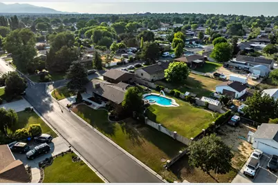 2518 W Carson Ln S, West Jordan, UT 84084 - Photo 42