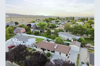 822 Pinewood Cir E, Price, UT 84501 - Photo 2