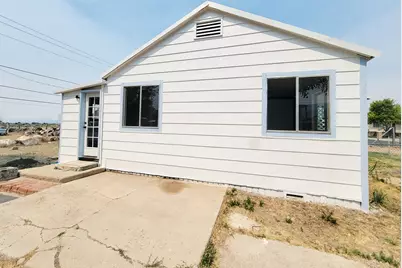 136 Geneva Dr, East Carbon, UT 84520 - Photo 6