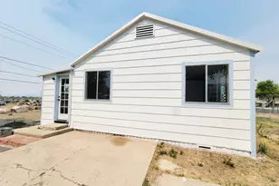 136 Geneva Dr, East Carbon, UT 84520 - Photo 6