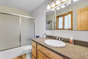 1700 E Calann Dr, Cottonwood Heights, UT 84121 - Photo 14