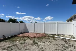 3905 N Chapman Dr, Eagle Mountain, UT 84005 - Photo 6