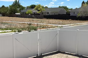 3905 N Chapman Dr, Eagle Mountain, UT 84005 - Photo 14