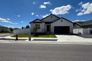 3905 N Chapman Dr, Eagle Mountain, UT 84005 - Photo 12