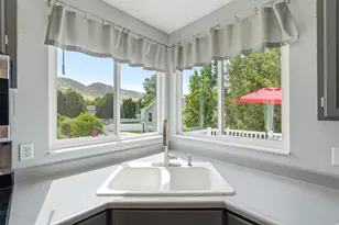 621 Willow Bend Dr W, Centerville, UT 84014 - Photo 18