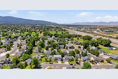 621 Willow Bend Dr W, Centerville, UT 84014 - Photo 10