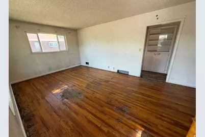 9096 S 260 E, Sandy, UT 84070 - Photo 2