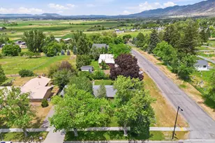 497 E Main St, Hyrum, UT 84319 - Photo 8