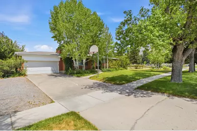 497 E Main St, Hyrum, UT 84319 - Photo 4