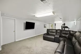 497 E Main St, Hyrum, UT 84319 - Photo 26
