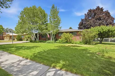 497 E Main St, Hyrum, UT 84319 - Photo 6