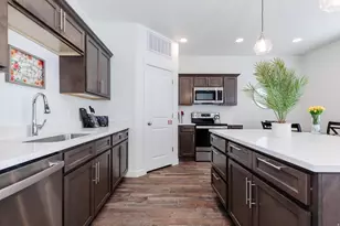 568 Blue Lk St, Garden City, UT 84028 - Photo 10
