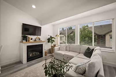 204 W Lyman Ln, Bountiful, UT 84010 - Photo 4