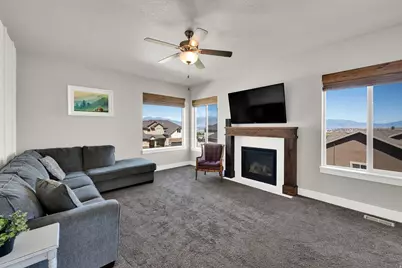 7112 N Golden Ct, Eagle Mountain, UT 84005 - Photo 8