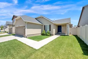1002 N Bexley Dr W, North Salt Lake, UT 84054 - Photo 2