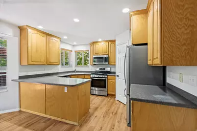 12542 S Stonebridge Cir E, Draper, UT 84020 - Photo 8