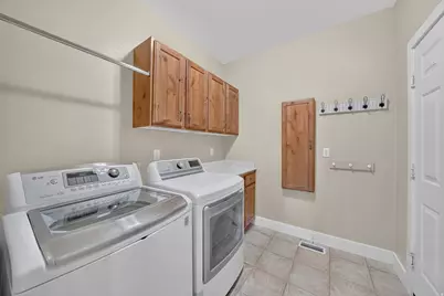 2035 E Quartzridge Dr, Sandy, UT 84092 - Photo 38