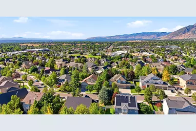 2035 E Quartzridge Dr, Sandy, UT 84092 - Photo 8