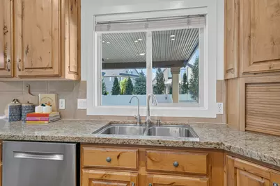 2035 E Quartzridge Dr, Sandy, UT 84092 - Photo 36