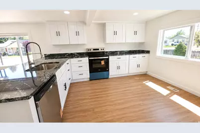 54 S Hale St, Grantsville, UT 84029 - Photo 2
