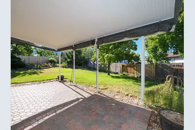 960 E North Fork Cir, Sandy, UT 84094 - Photo 10