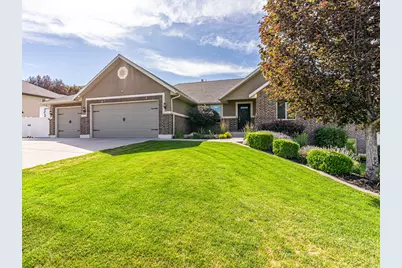 1241 S 60 W, Wellsville, UT 84339 - Photo 2