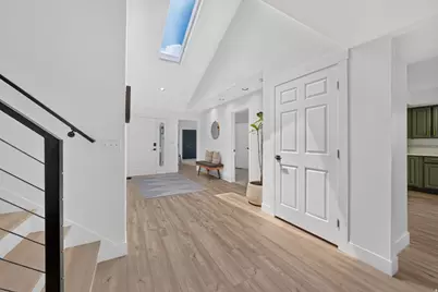 1979 S Cave Hollow Way, Bountiful, UT 84010 - Photo 4