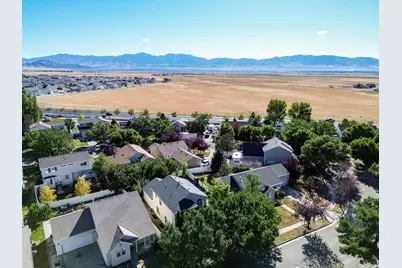 333 Candellaria Dr, Tooele, UT 84074 - Photo 40