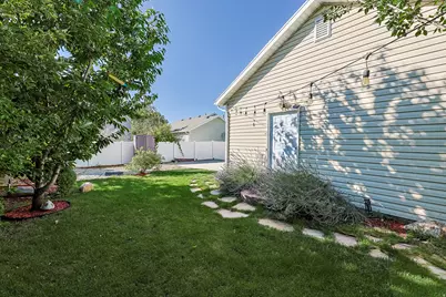 333 Candellaria Dr, Tooele, UT 84074 - Photo 38