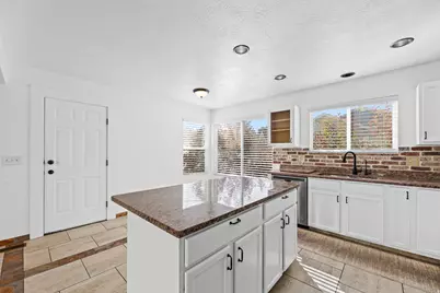 333 Candellaria Dr, Tooele, UT 84074 - Photo 14