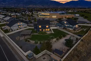 2352 W Island Dr, Kaysville, UT 84037 - Photo 2