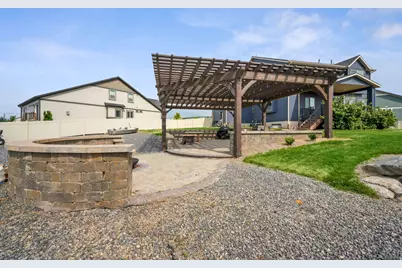 2352 W Island Dr, Kaysville, UT 84037 - Photo 32