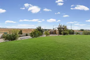 2352 W Island Dr, Kaysville, UT 84037 - Photo 46