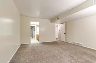 5769 S Waterbury Cir, Salt Lake City, UT 84121 - Photo 10