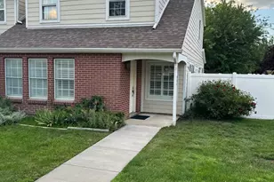 254 W Meadow Ln, Centerville, UT 84014 - Photo 1