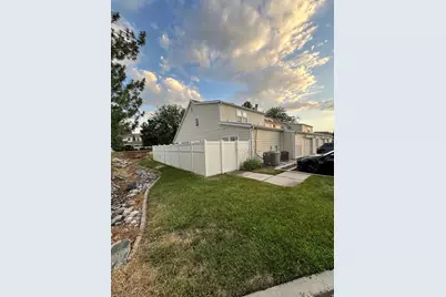 254 W Meadow Ln, Centerville, UT 84014 - Photo 4