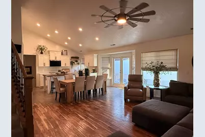 1864 W 2185 S, Woods Cross, UT 84087 - Photo 2