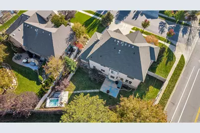273 E Park View Cir, Bountiful, UT 84010 - Photo 8