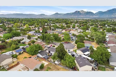 7682 S 2500 W, West Jordan, UT 84084 - Photo 28