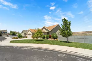 8768 N Durham Ct, Eagle Mountain, UT 84005 - Photo 4