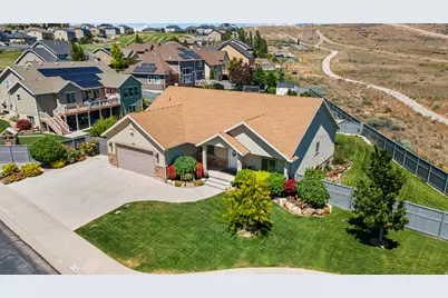 8768 N Durham Ct, Eagle Mountain, UT 84005 - Photo 2