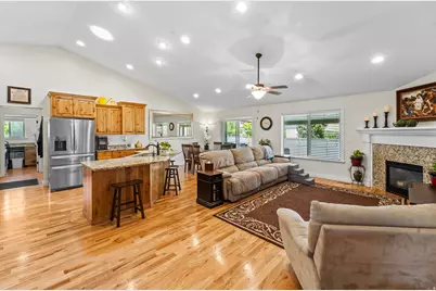 8768 N Durham Ct, Eagle Mountain, UT 84005 - Photo 10