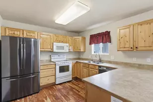 1967 E Sycamore Dr, Eagle Mountain, UT 84005 - Photo 8