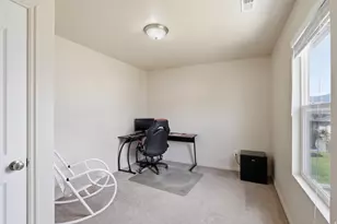 1967 E Sycamore Dr, Eagle Mountain, UT 84005 - Photo 10