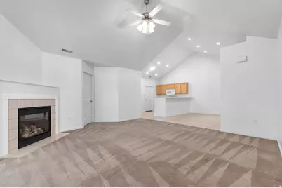 486 W 300 S #B, Springville, UT 84663 - Photo 8