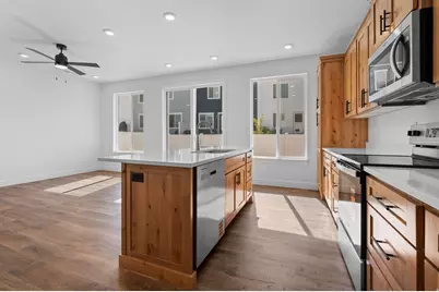 4108 S 2835 W #320, Roy, UT 84067 - Photo 6