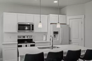 468 E London Wy, Clearfield, UT 84015 - Photo 4