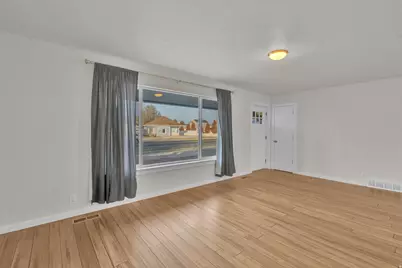 2623 S 2000 W, Syracuse, UT 84075 - Photo 2
