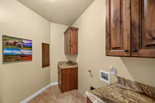 3480 E Macintosh Circle, Cottonwood Heights, UT 84121 - Photo 14