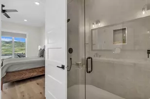 11589 N Deepwater Dr, Hideout, UT 84036 - Photo 24